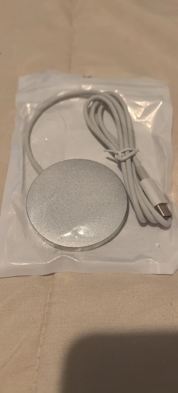 VIKEFON 30W Magnetic Wireless Charger PD Type C photo review