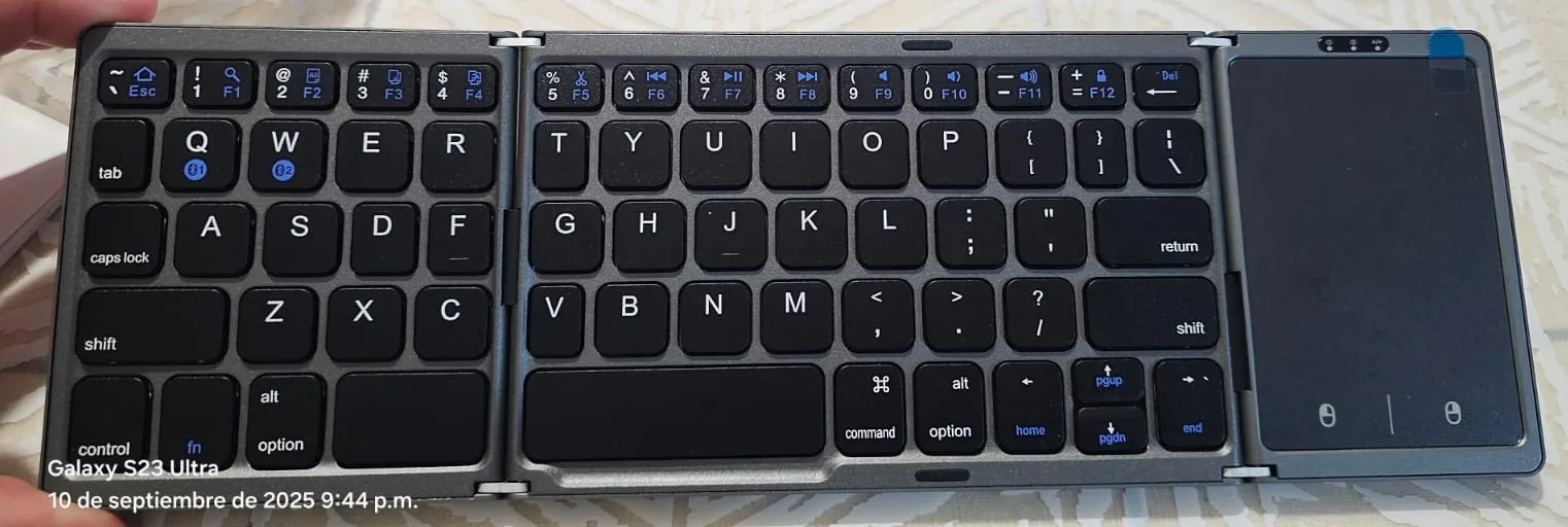 Seenda Foldable Wireless Bluetooth Keyboard Rechargeable Folding Portable photo review