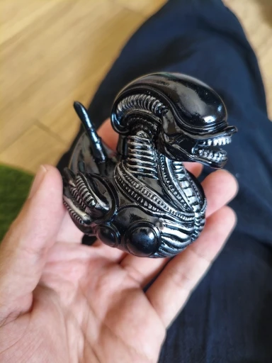 Alien Duck Resin Statue，Evil Alien Duck Ornament ，Resin photo review