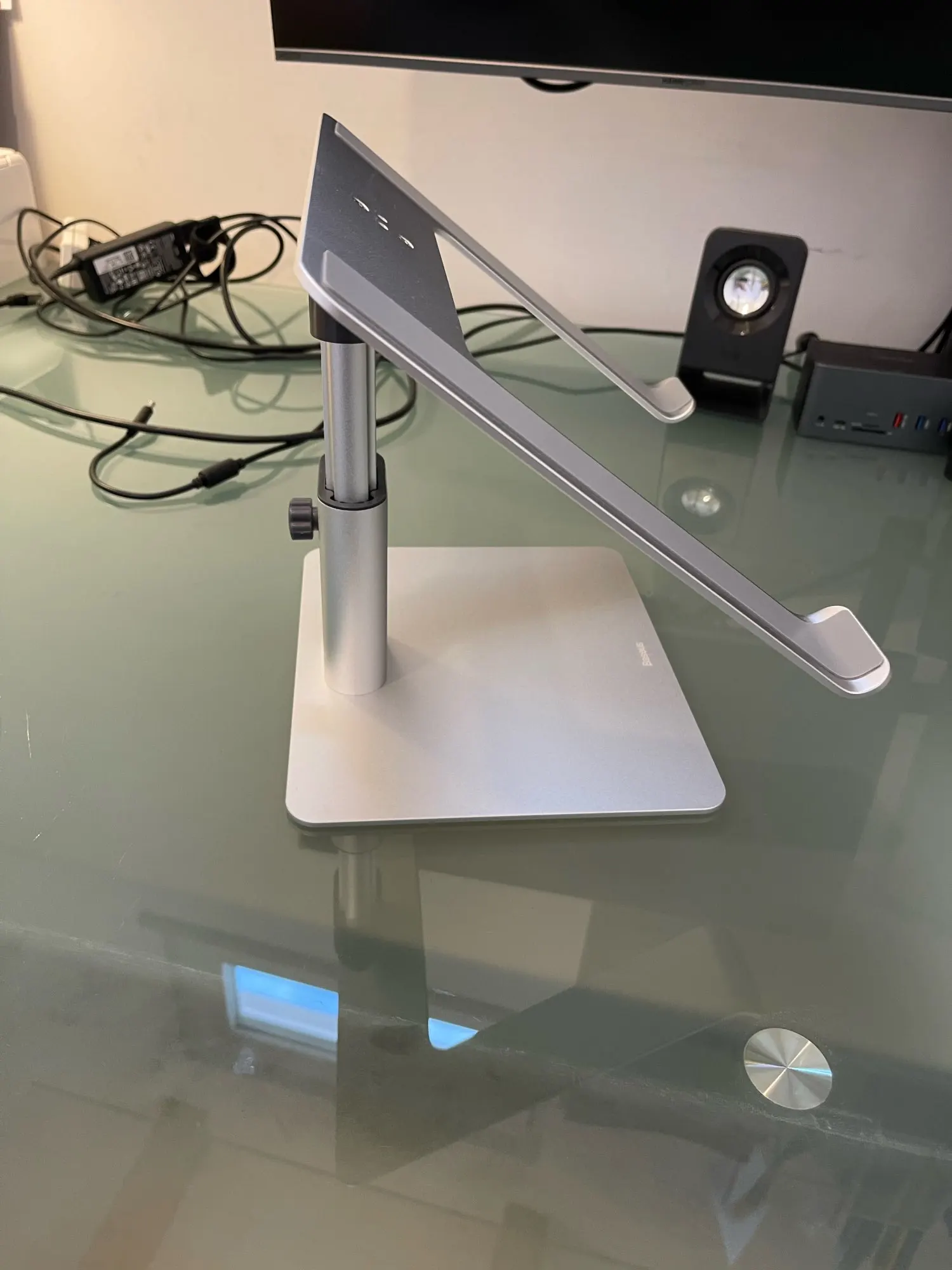 Baseus Laptop Stand for Macbook Air Pro Foldable photo review