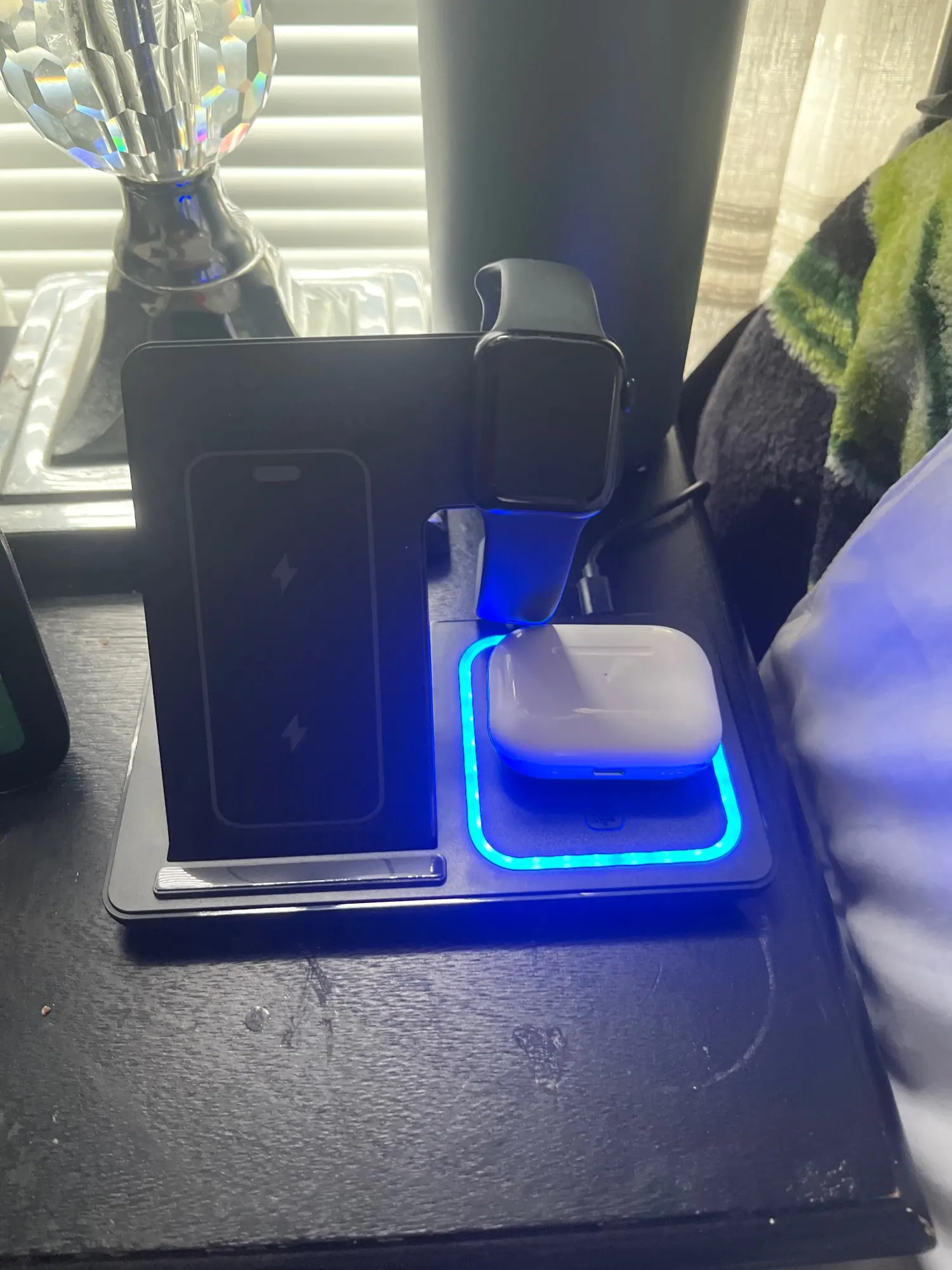 3 in 1 30W Foldable Wireless Charging Station photo review