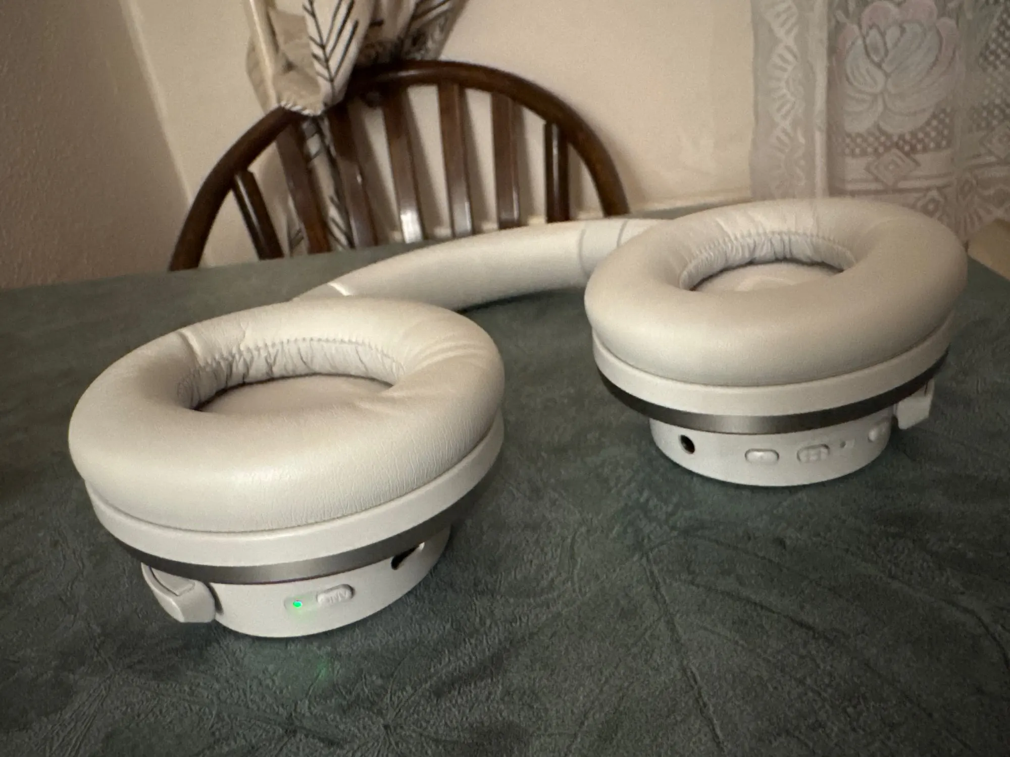 Oneodio A10 Bluetooth 5.4 Headphones Hybrid Active Noise photo review