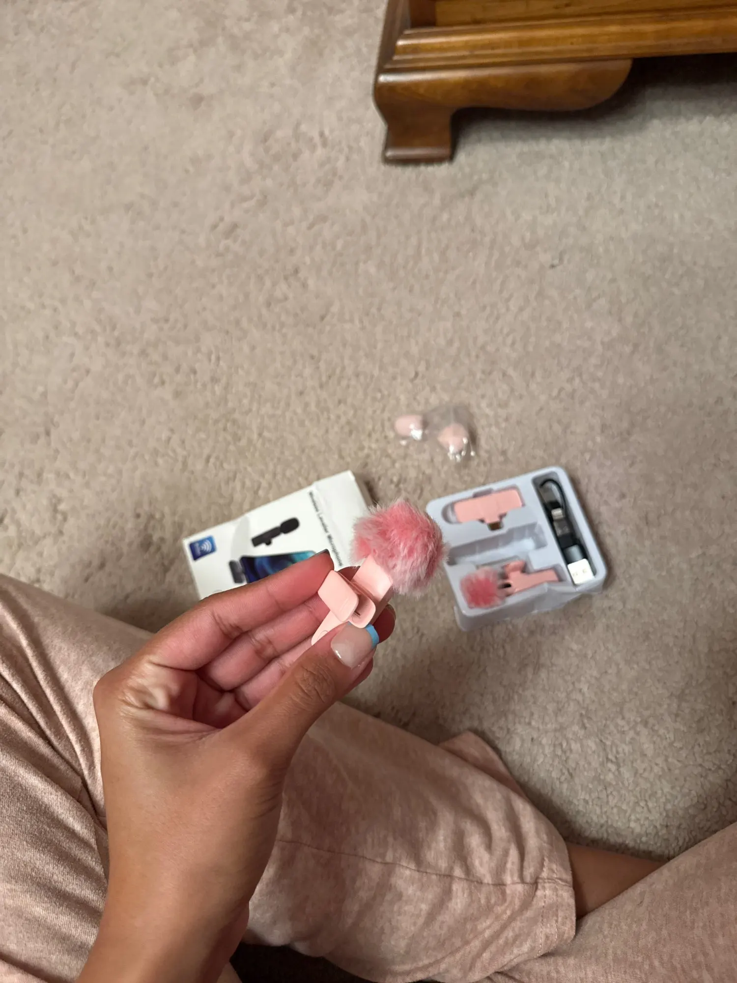 New Wireless Lavalier Microphone Portable Audio Video Recording photo review