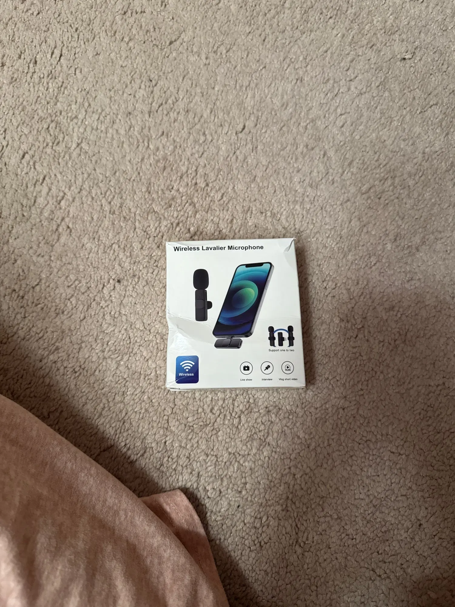 New Wireless Lavalier Microphone Portable Audio Video Recording photo review