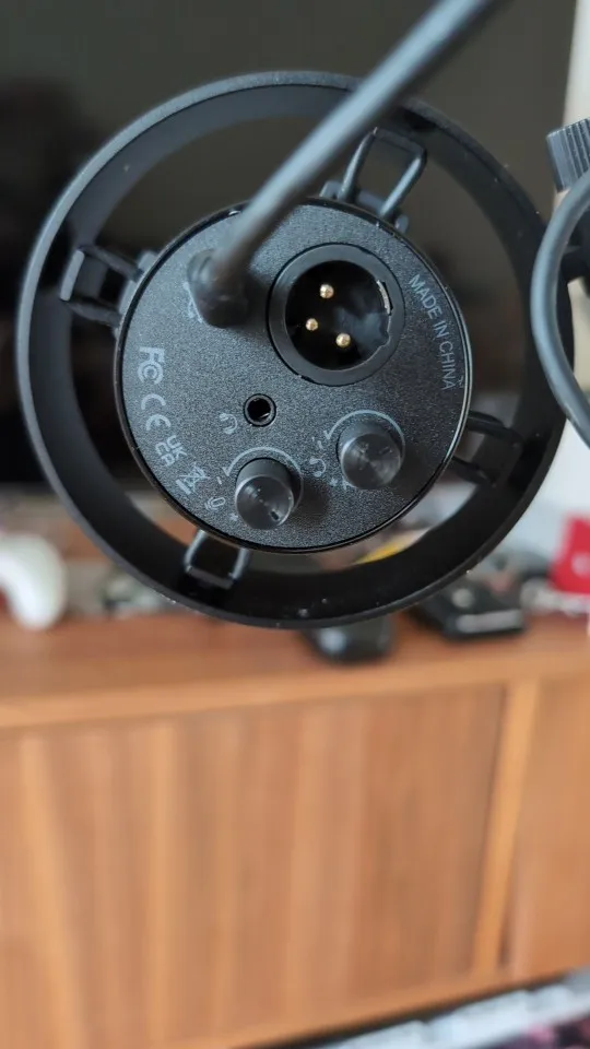 FIFINE Dynamic USB/XLR Microphone with Gain Knob/Touch-mute/Headphone Jack,Recording photo review