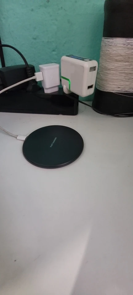 30W Wireless Charger For iPhone 15 14 13 photo review