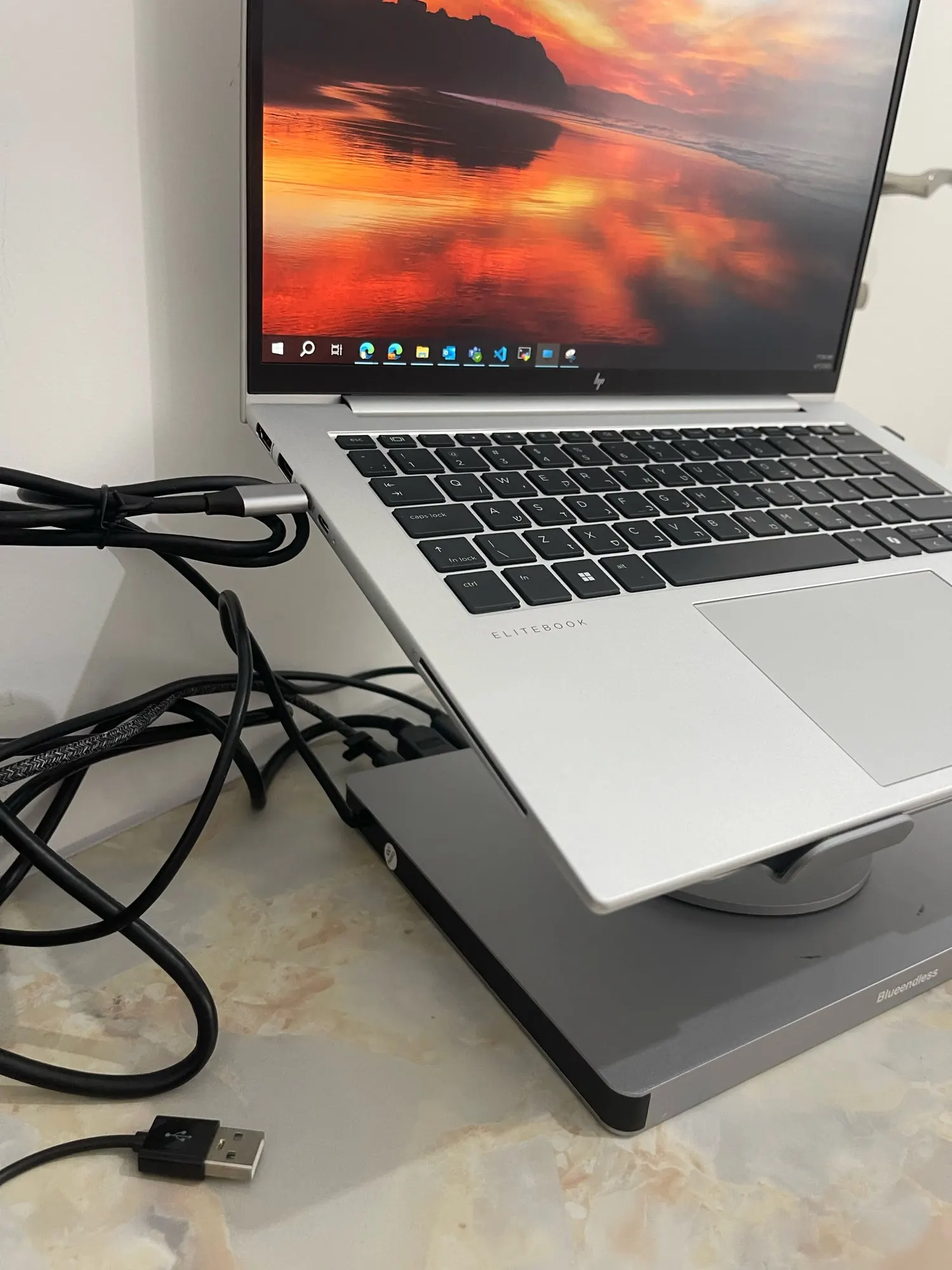 Blueendless Aluminum ipad Holder 10 in 1 docking photo review