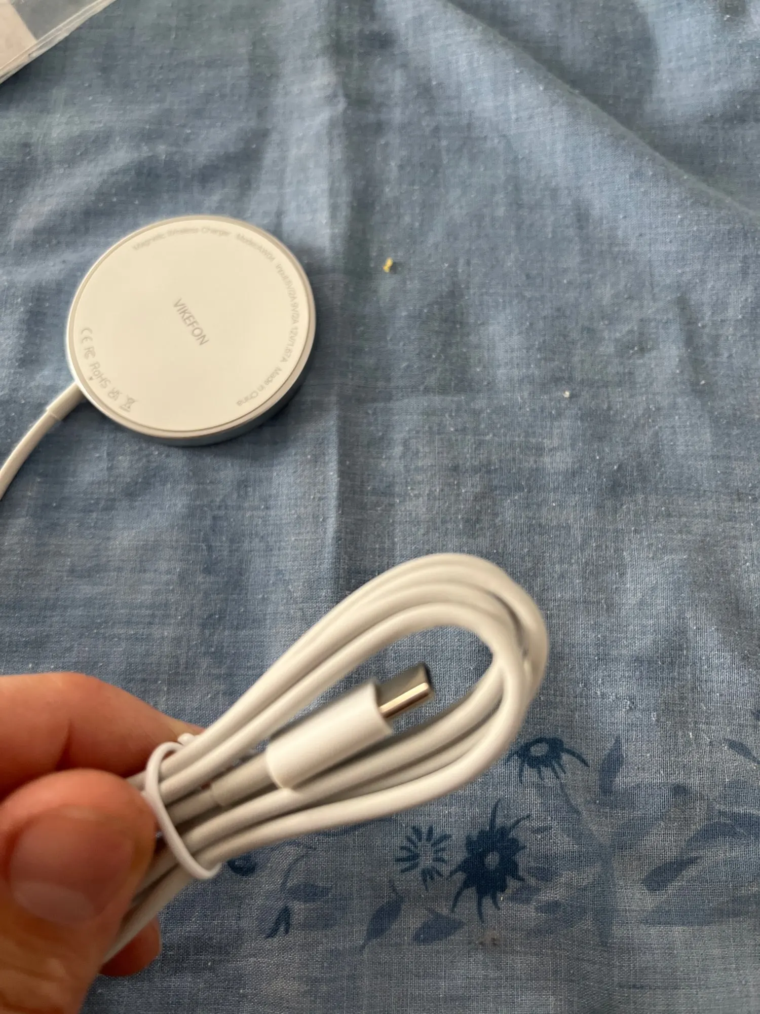 VIKEFON 30W Magnetic Wireless Charger PD Type C photo review