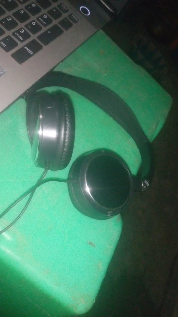 Over Ear Wired Headphones Portable Audio Bass HiFi photo review