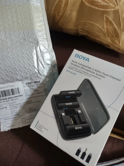 BOYA BOYALINK Wireless Lavalier Lapel Microphone for iPhone photo review