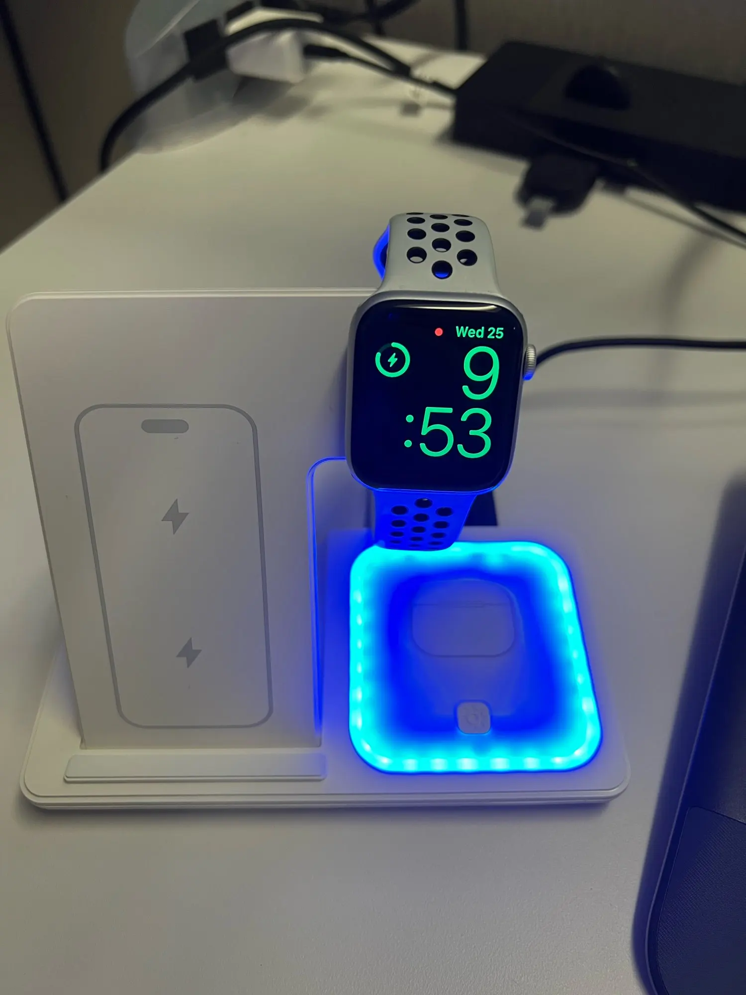 3 in 1 30W Foldable Wireless Charging Station photo review