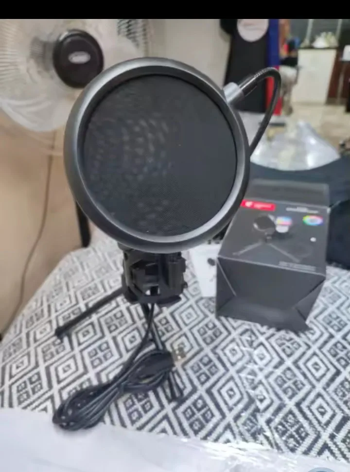 USB Microphone RGB Microfone Condensador Wire Gaming Mic photo review