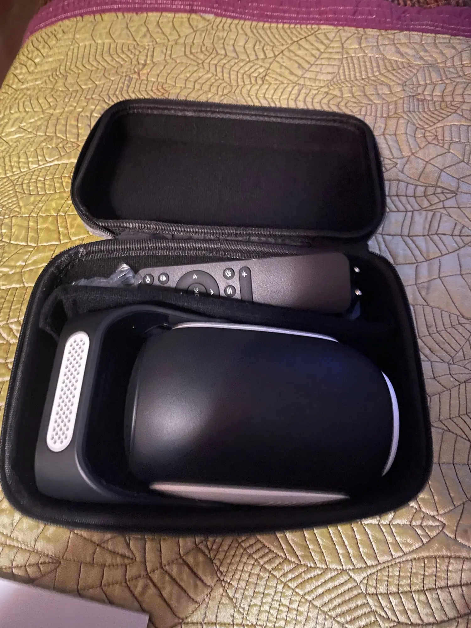 Magcubic HY300 X 4K Android 11 Projector with photo review