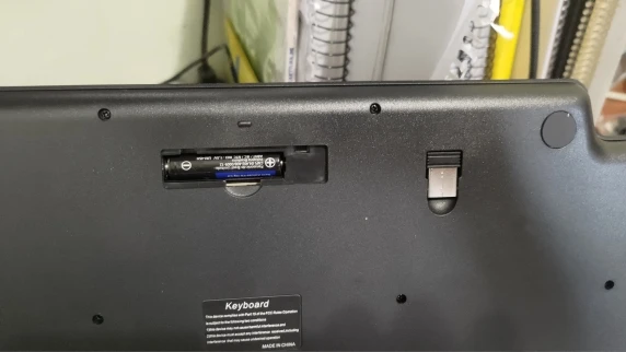 Tri-Mode Dual Bluetooth Keyboard BT5.0 3.0 2.4G Wireless photo review