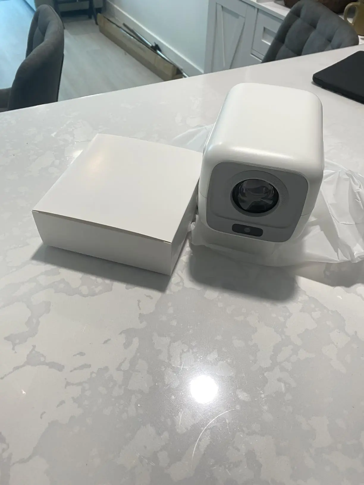 HUAWEISHI 4K Projector Android Native Portable 1080P Auto photo review
