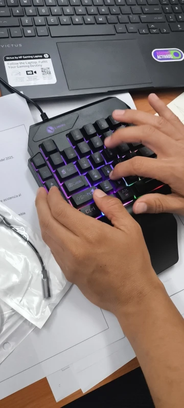 35keys One Handedly Single Hand Mini Gaming Keyboard photo review