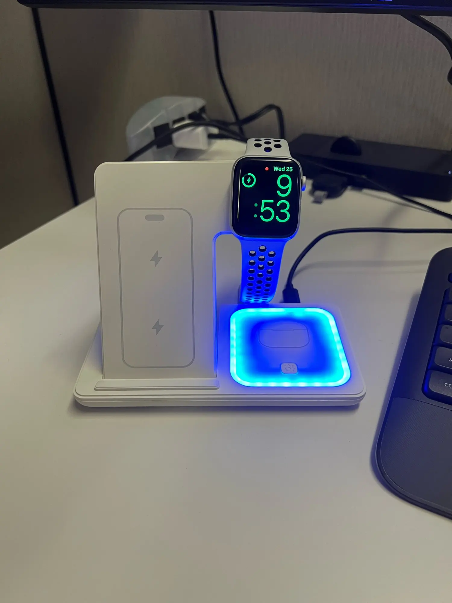 3 in 1 30W Foldable Wireless Charging Station photo review