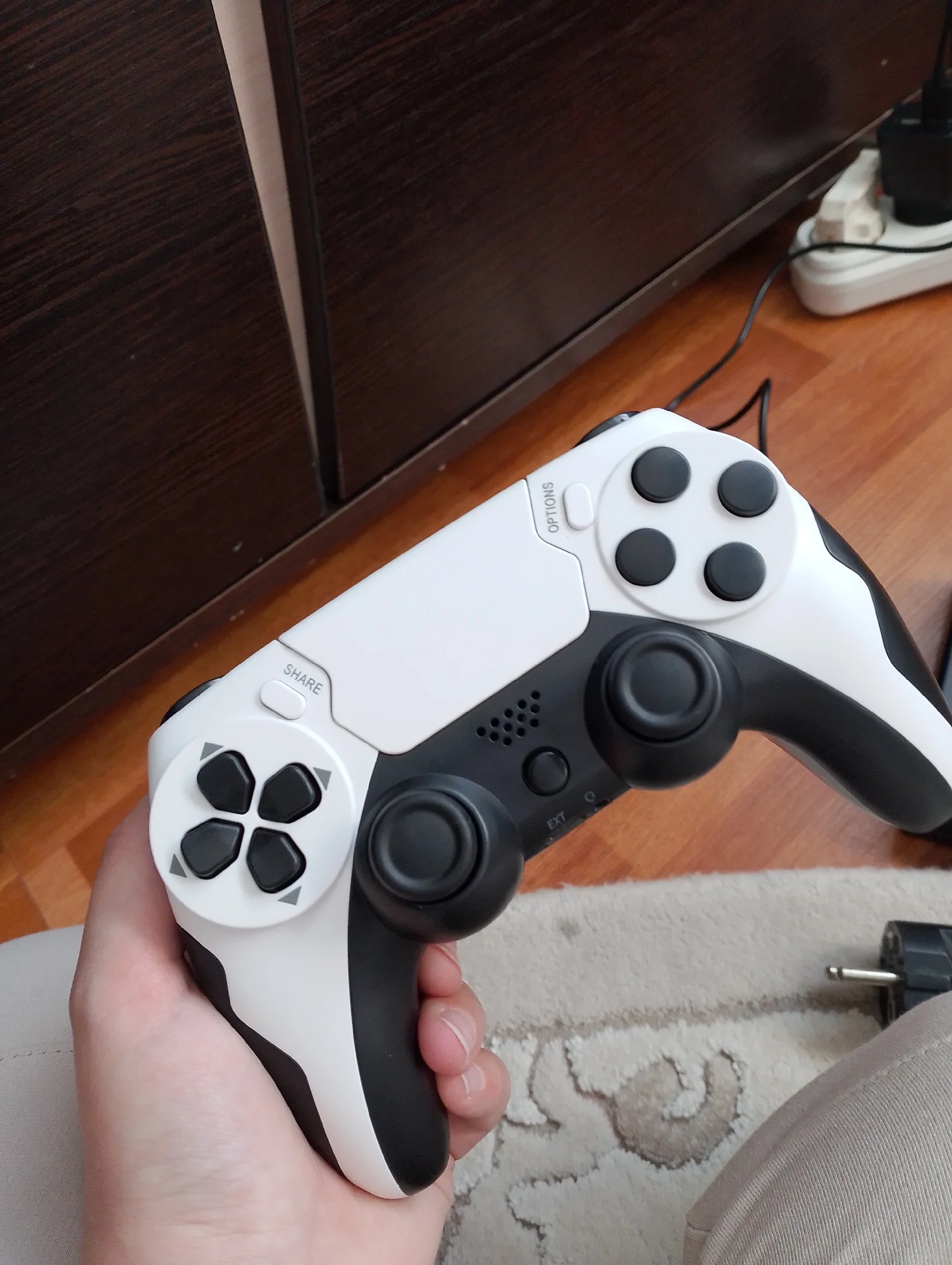 GAMINJA P48 Wireless Gamepad with Six Axis Gyroscope photo review