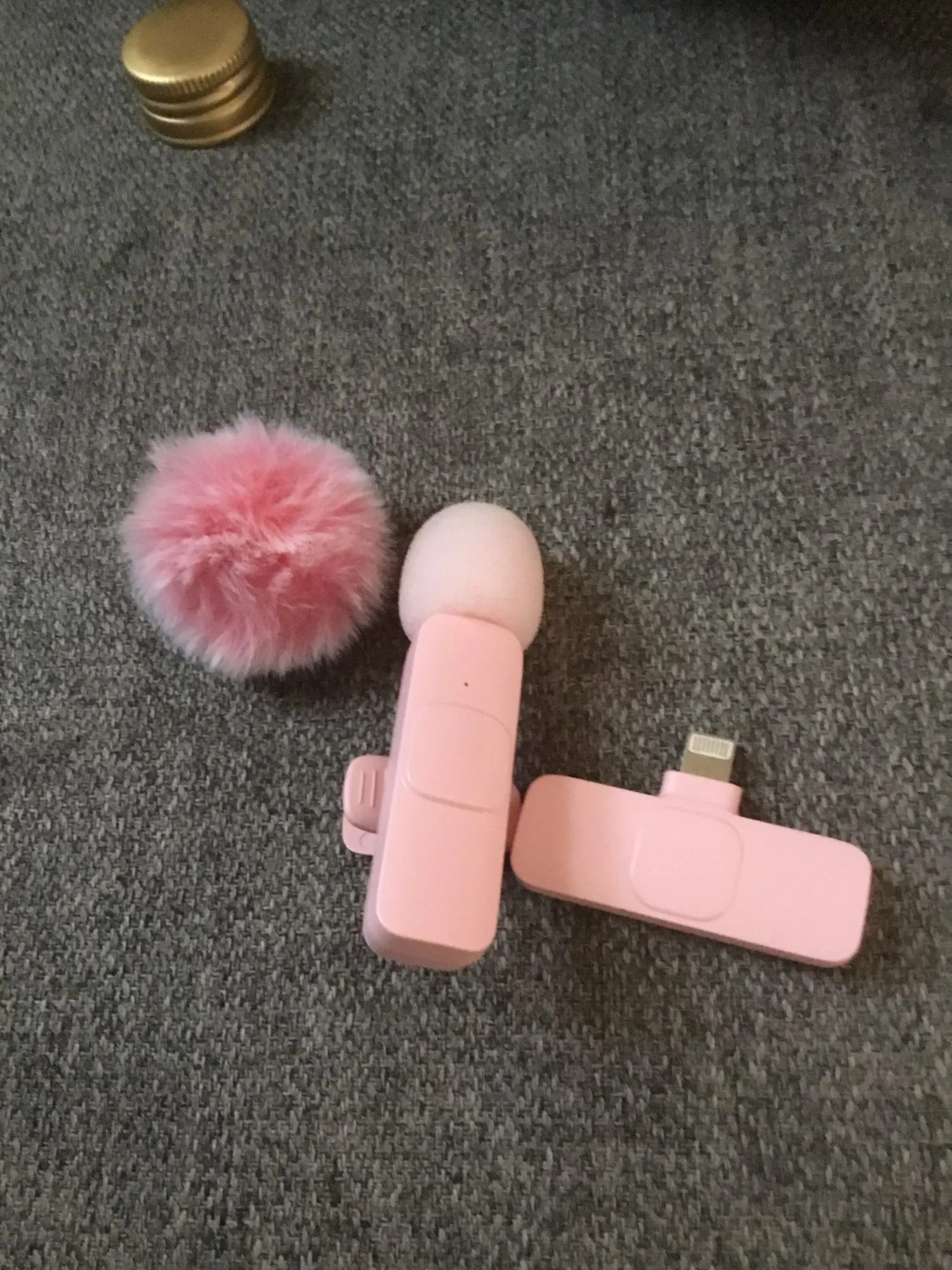 New Wireless Lavalier Microphone Portable Audio Video Recording photo review