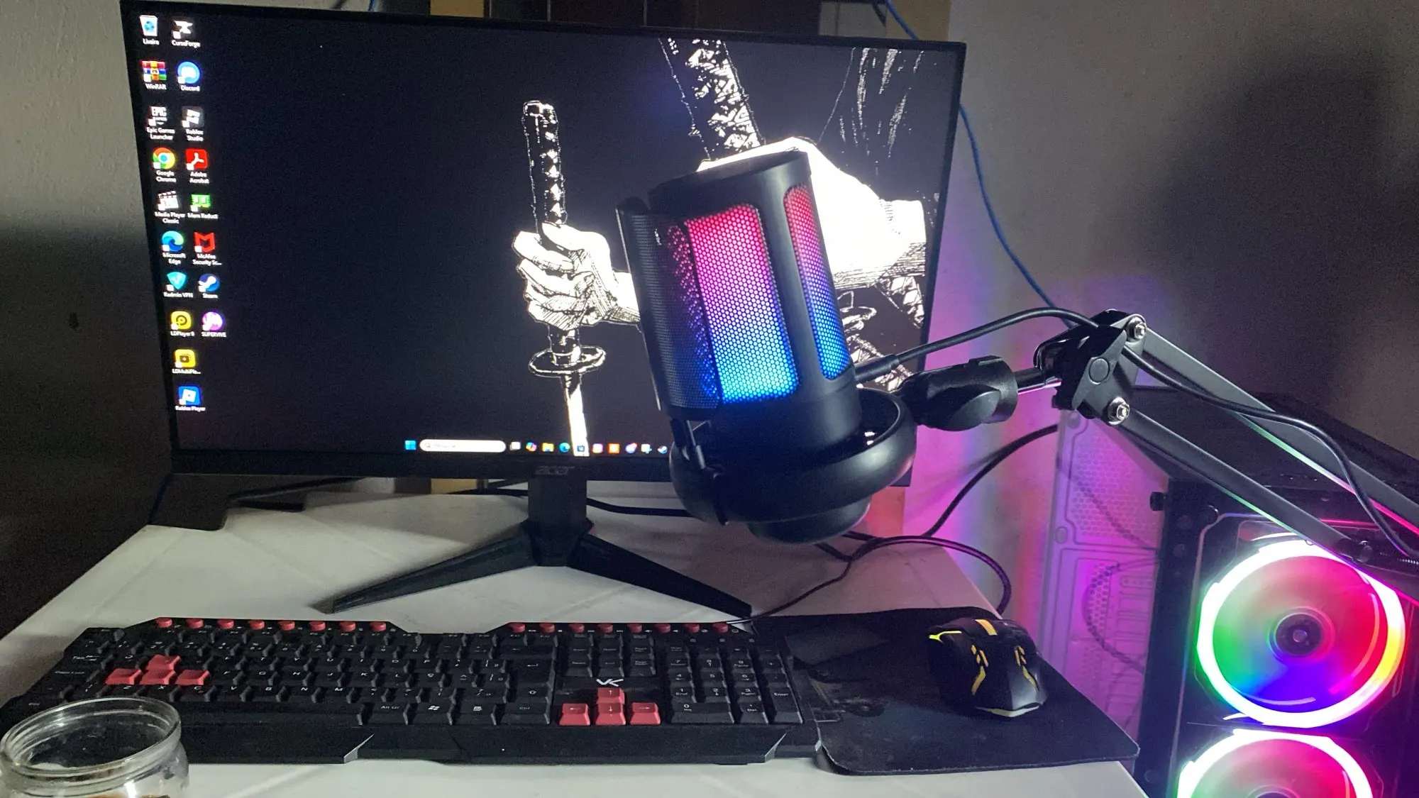 USB Condenser Microphone RGB Esports Game Call Recording photo review