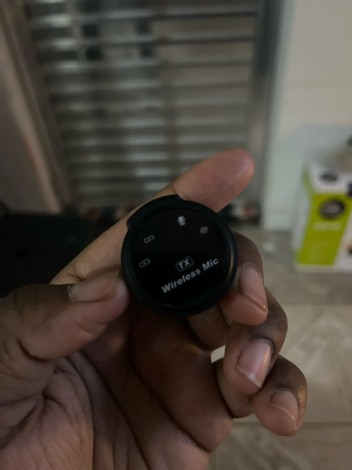 Wireless Lapel Microphone USB-C/iOS Interface Lavalier Mic Noise photo review