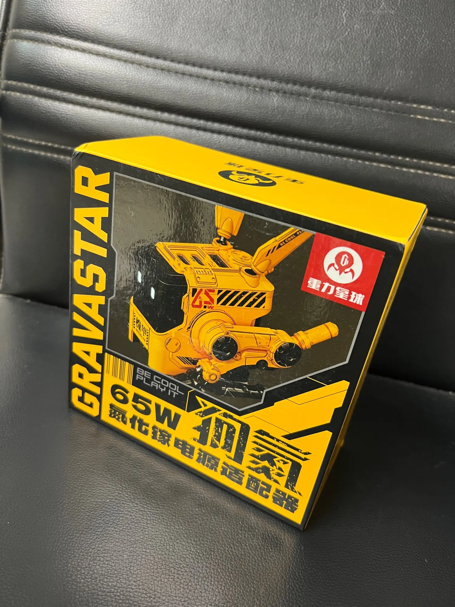 NEW！Alpha65 GaN Fast Charger Dark Knight Mecha 3 photo review