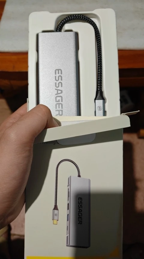 8-IN-1 USB HUB With Disk Storage Function PD100W photo review