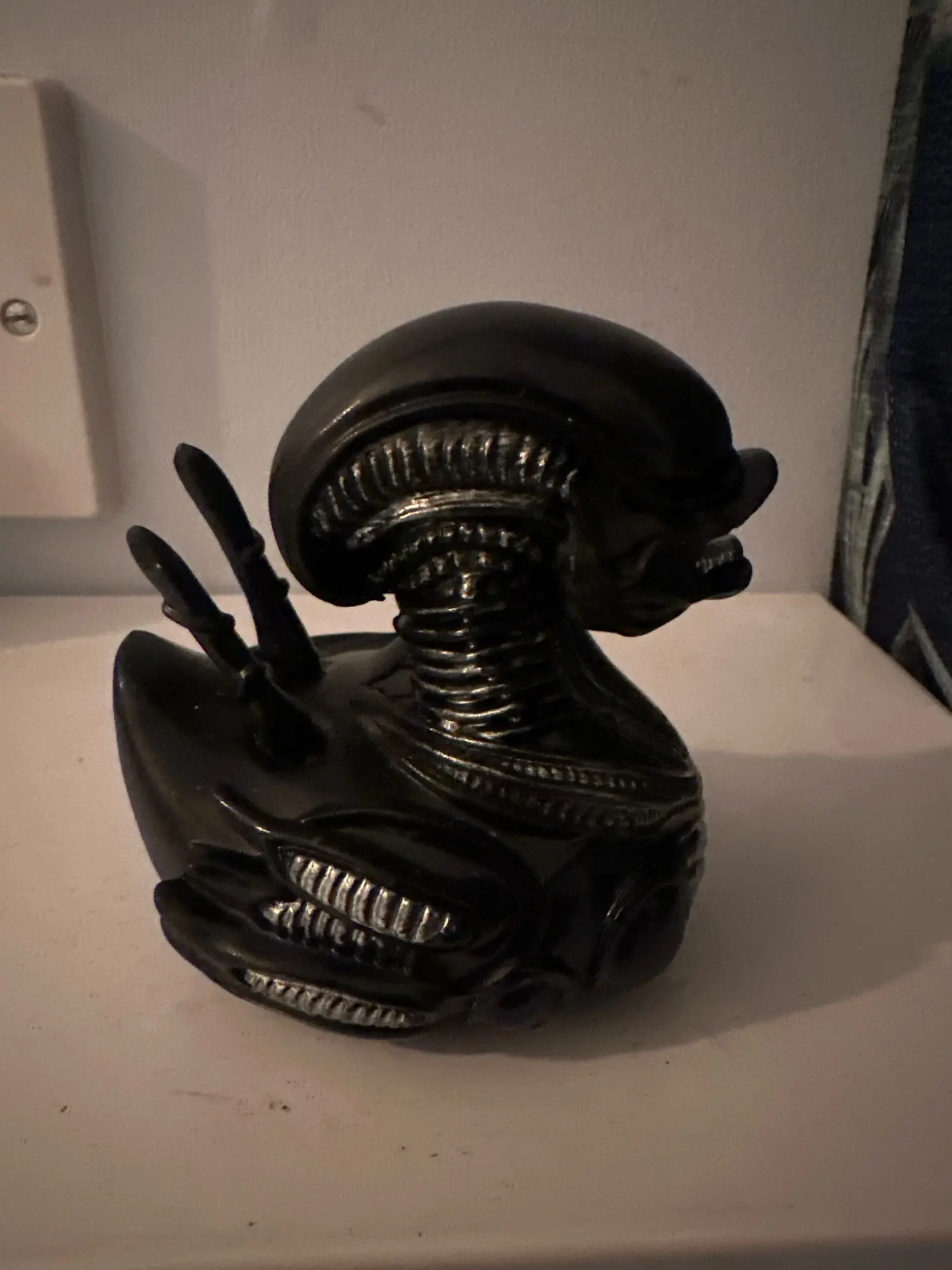 Alien Duck Resin Statue，Evil Alien Duck Ornament ，Resin photo review