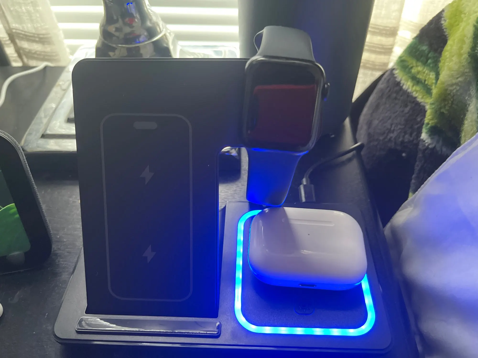 3 in 1 30W Foldable Wireless Charging Station photo review