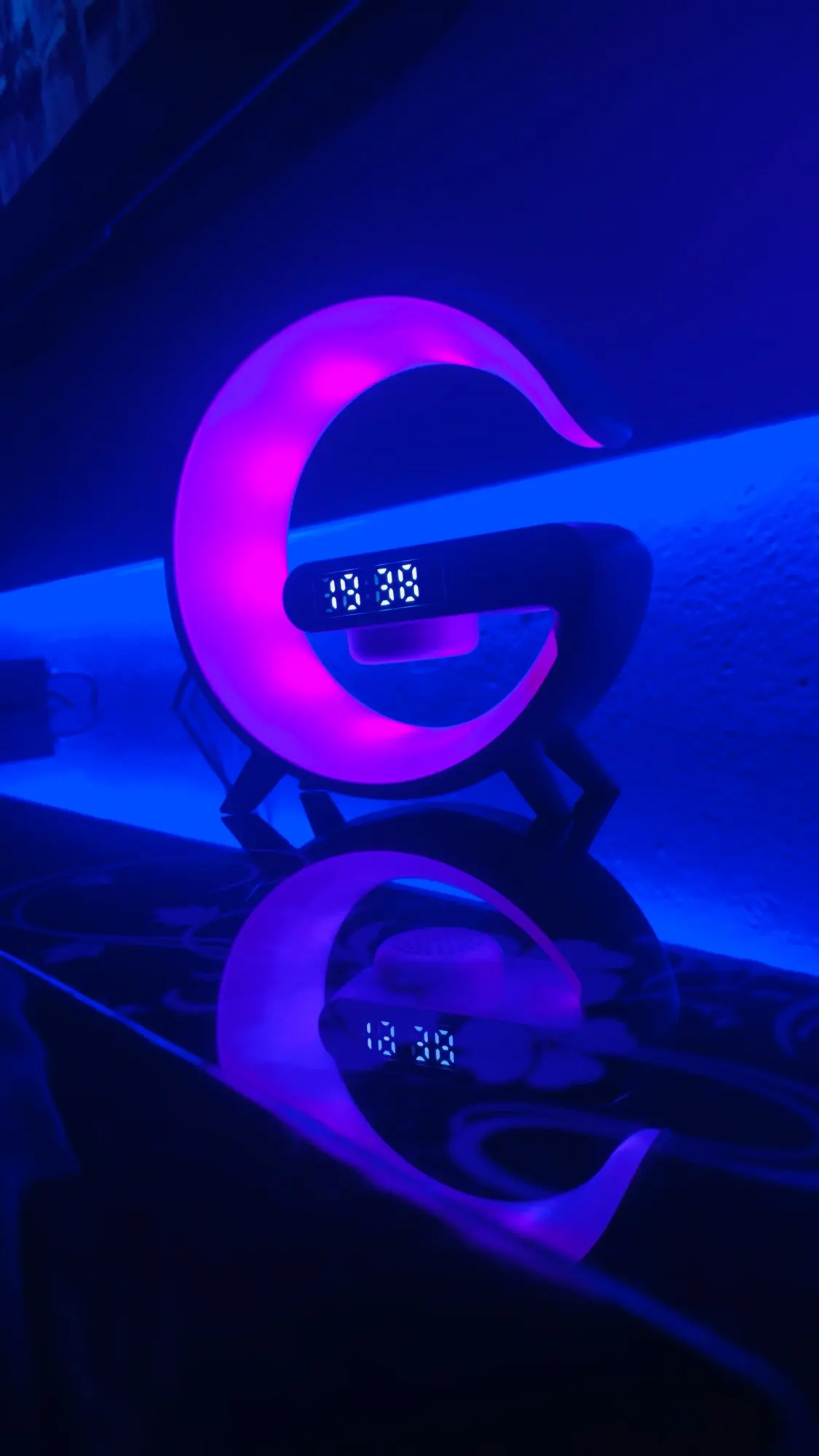 Wireless Charger Pad Stand Speaker TF Card RGB photo review