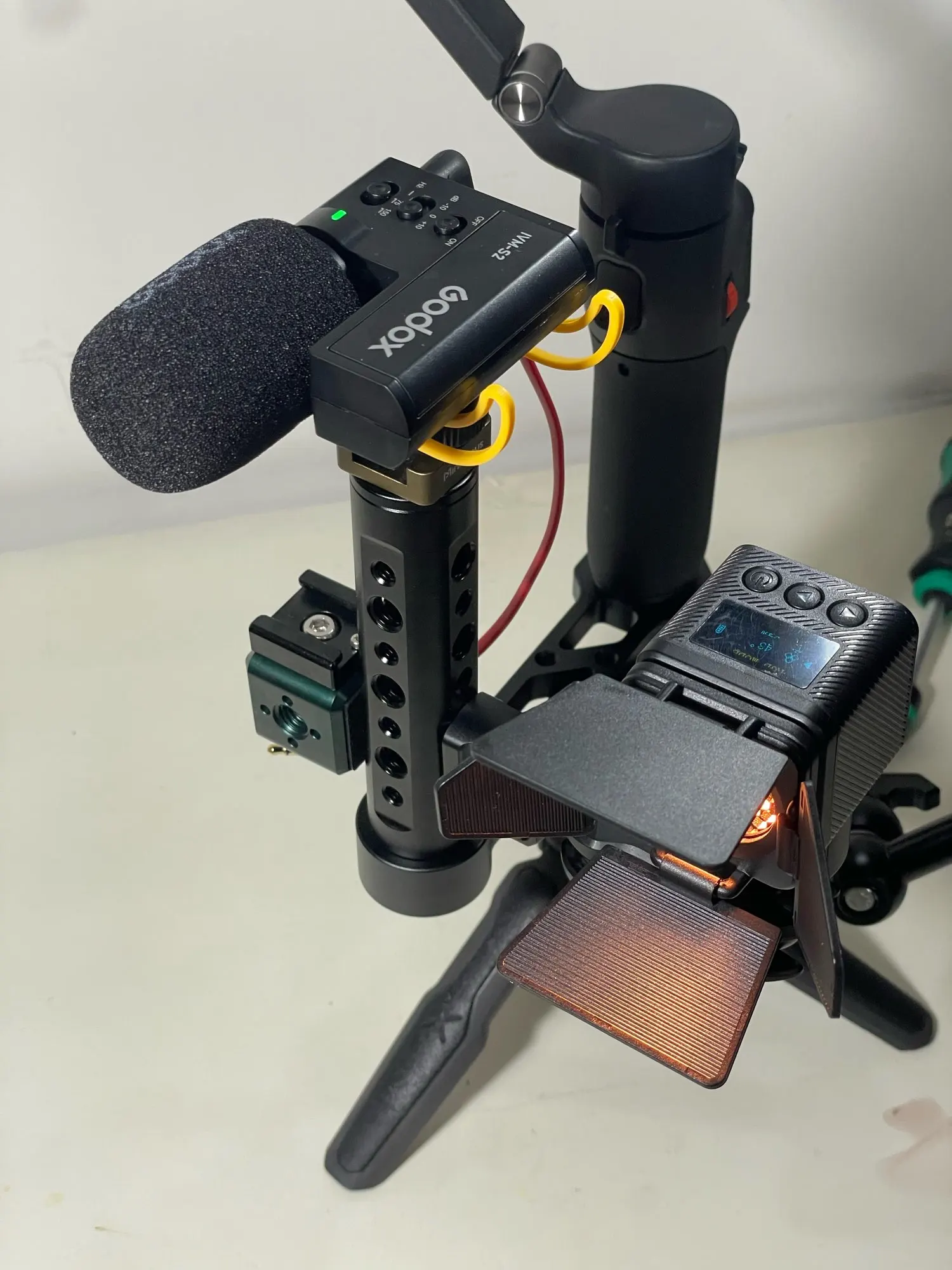 GODOX IVM-S2 gun-type microphone mobile phone micro SLR photo review