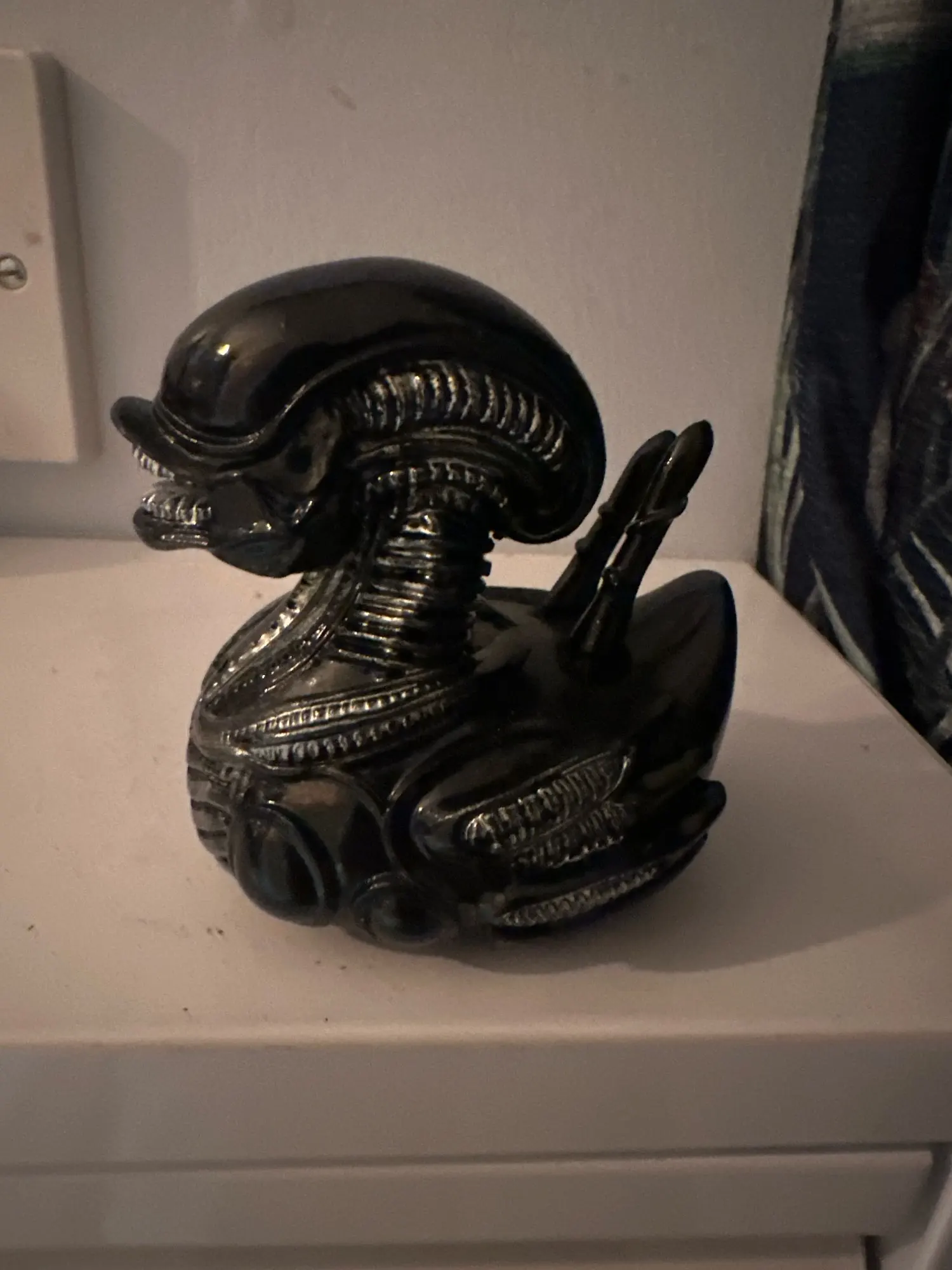 Alien Duck Resin Statue，Evil Alien Duck Ornament ，Resin photo review