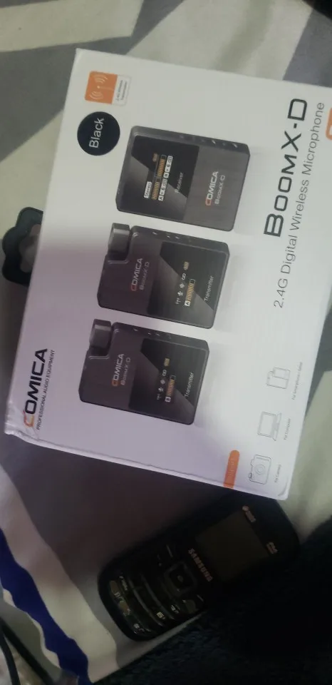 Comica BoomX-D 2.4G Wireless Microphone Dual-channel Lapel Microphone photo review