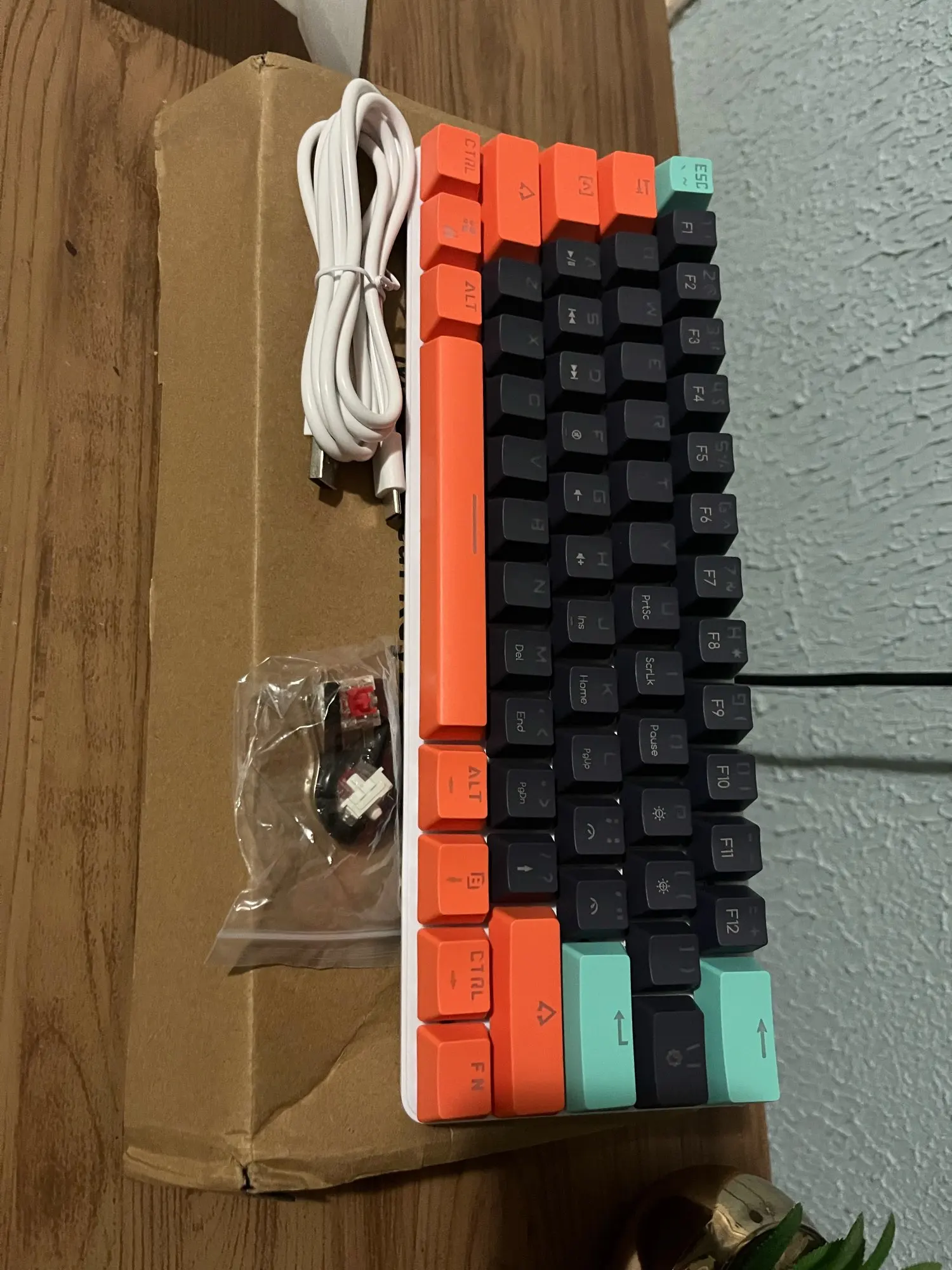 MUCAI MKA610 USB Mini Mechanical Gaming Wired Keyboard photo review