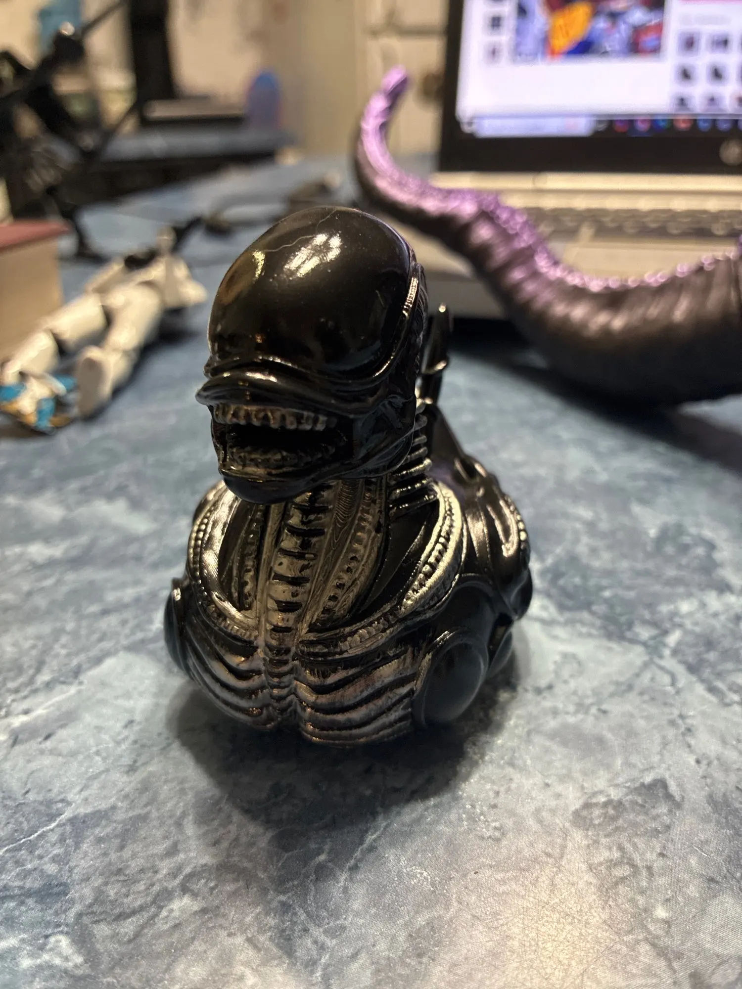 Alien Duck Resin Statue，Evil Alien Duck Ornament ，Resin photo review