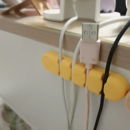 MOHAMM 1 Piece Cute Cable Organizers Holder Clips photo review