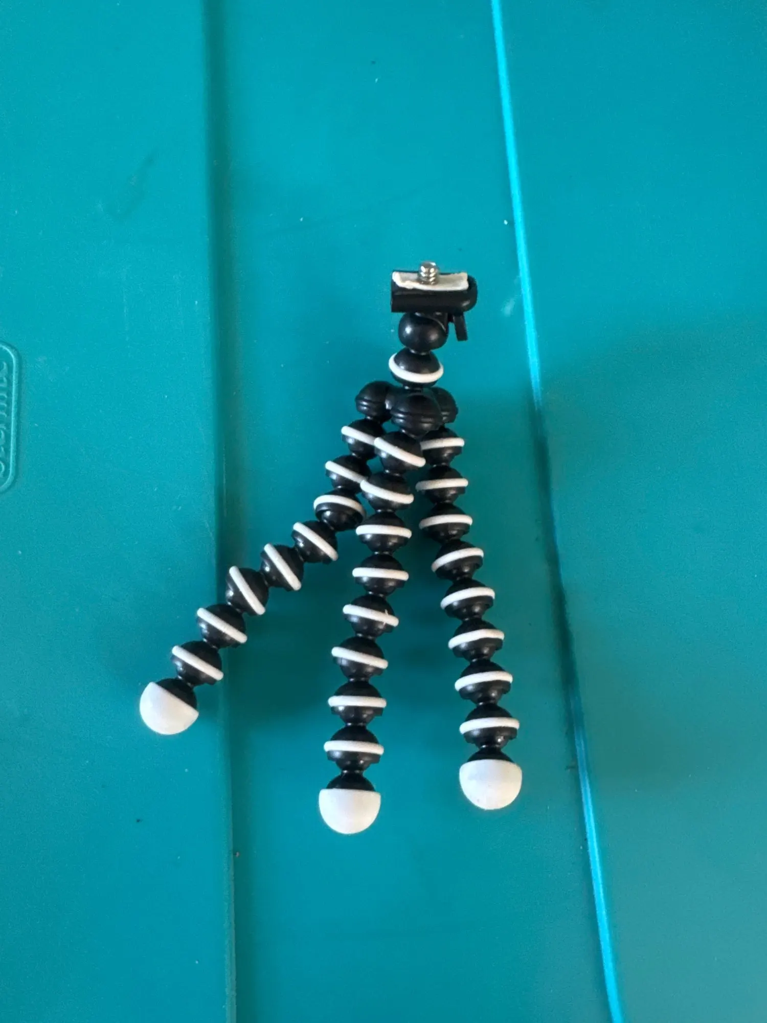 Octopus Tripod For Smartphone Dslr and Camera Mini photo review