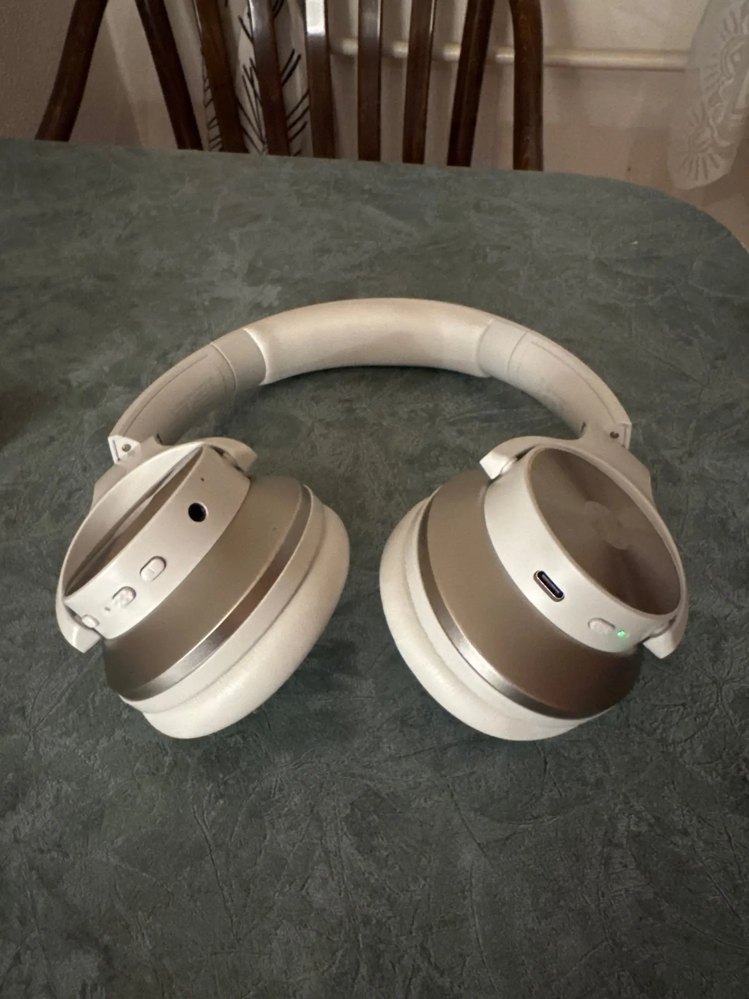 Oneodio A10 Bluetooth 5.4 Headphones Hybrid Active Noise photo review