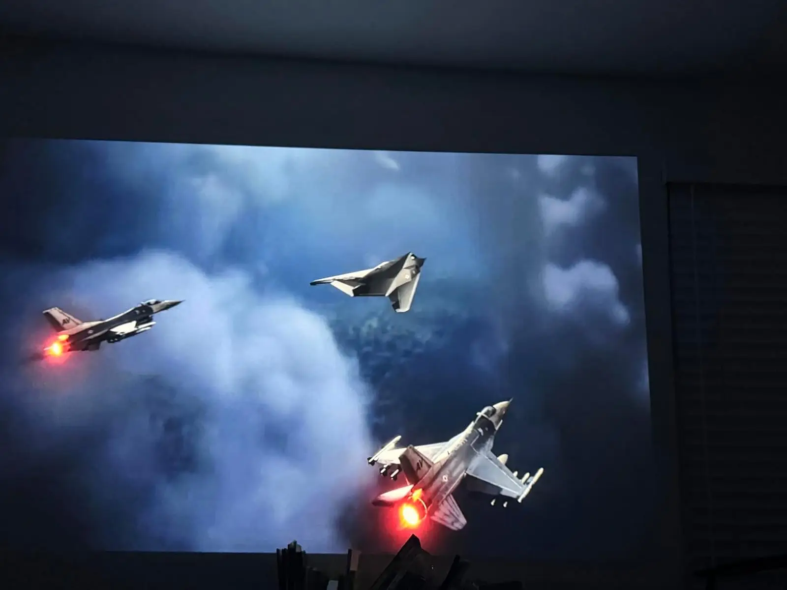 HUAWEISHI 4K Projector Android Native Portable 1080P Auto photo review