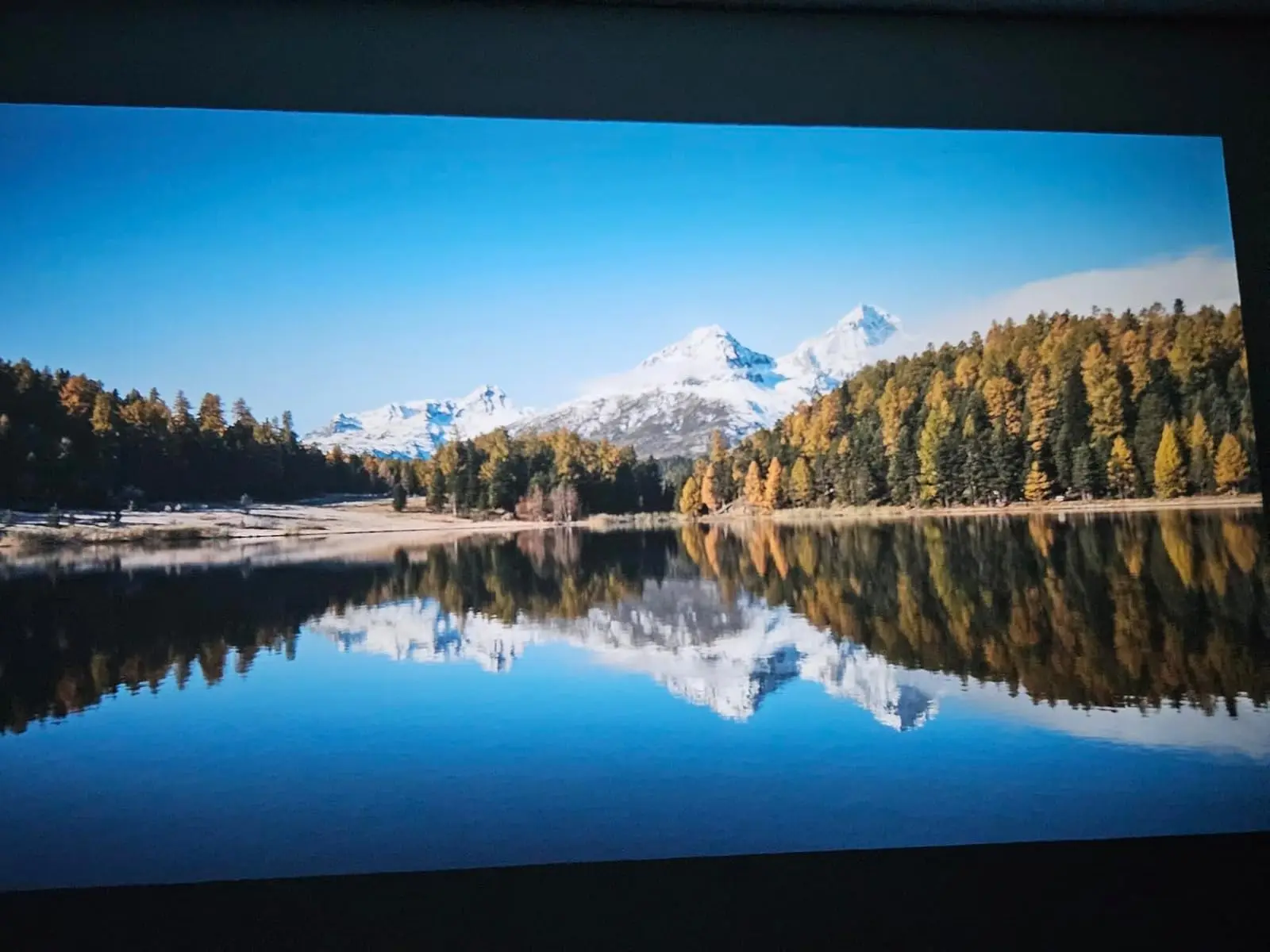 HUAWEISHI 4K Projector Android Native Portable 1080P Auto photo review