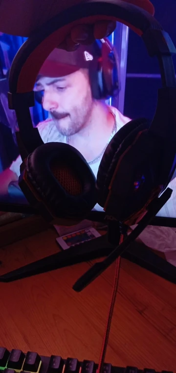 Wired Gaming Headsets Over-ear Headphones with Mic Stereo photo review