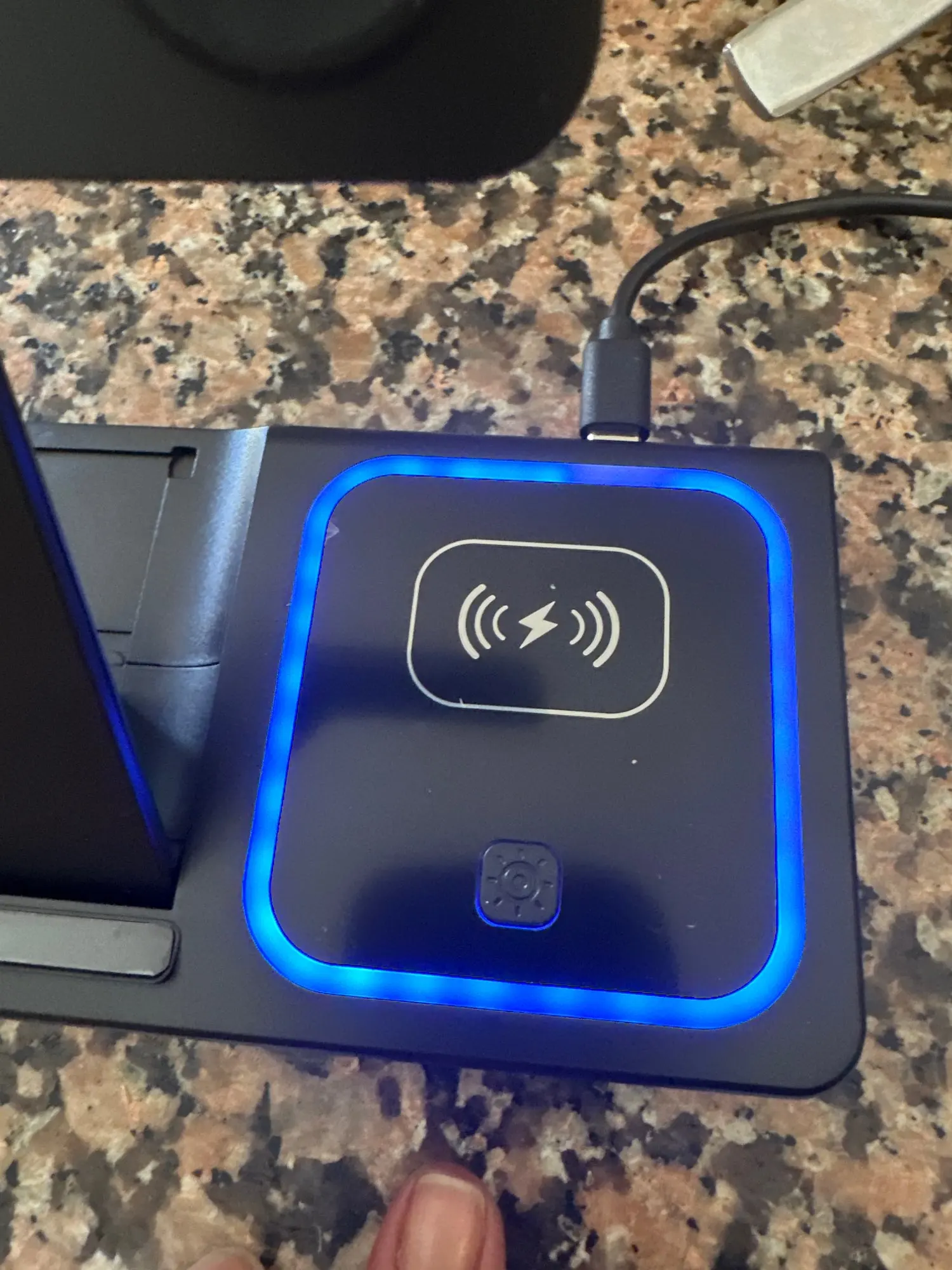 3 in 1 30W Foldable Wireless Charging Station photo review