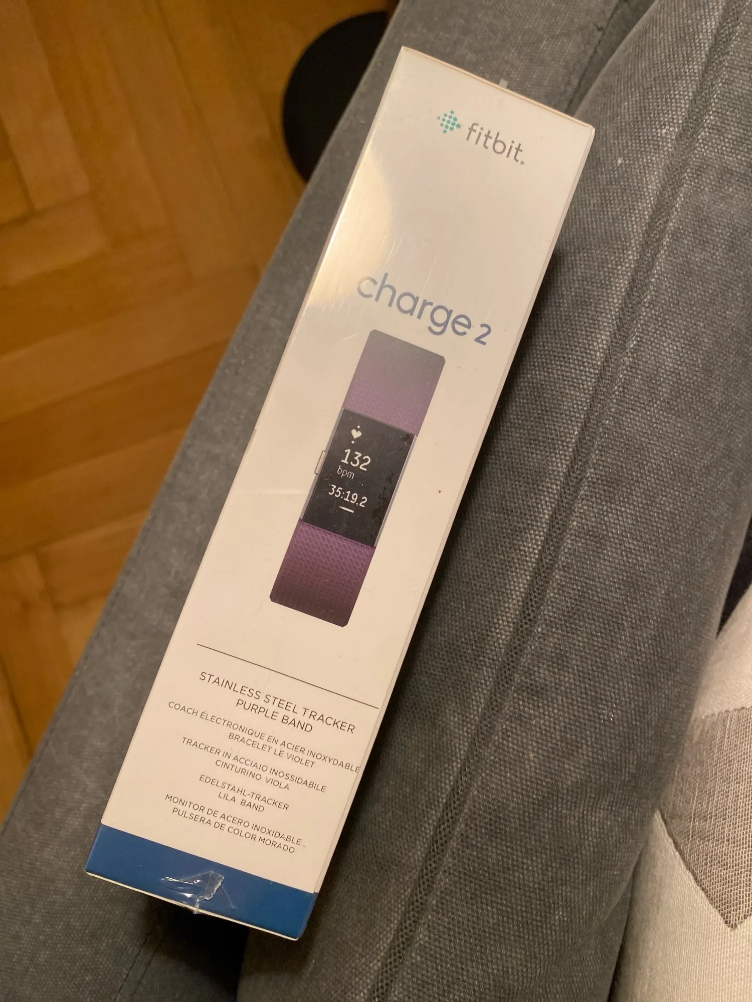 Fitbit Charge 2 smart wristband heart rate monitoring photo review