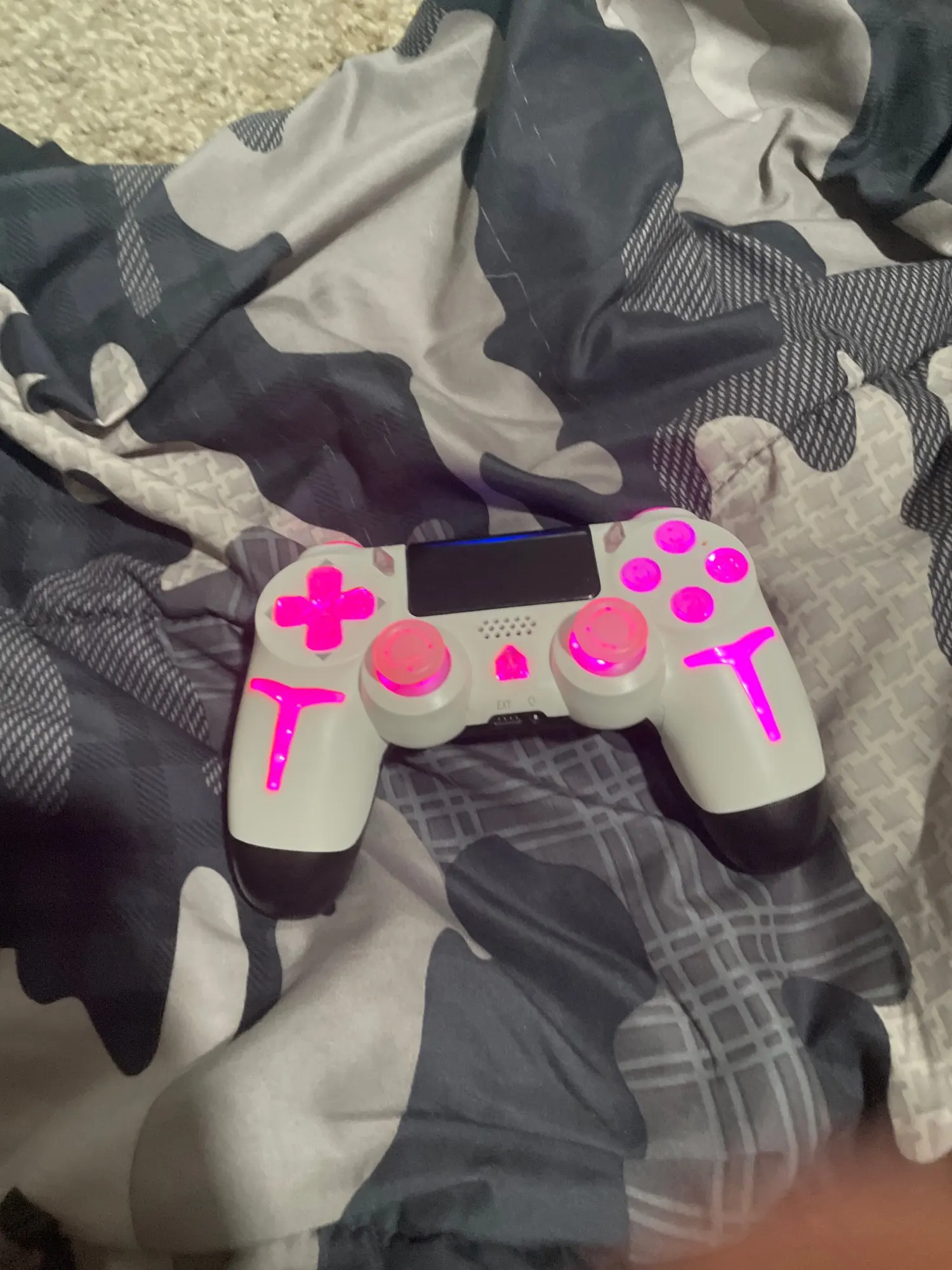 GAMINJA RGB Light Wireless Game Controller For PS4 photo review