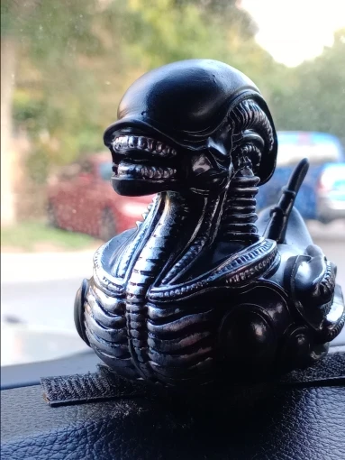 Alien Duck Resin Statue，Evil Alien Duck Ornament ，Resin photo review