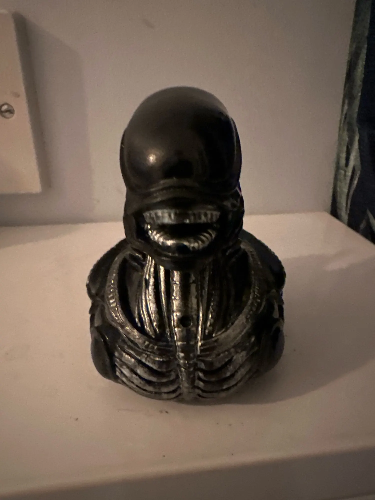 Alien Duck Resin Statue，Evil Alien Duck Ornament ，Resin photo review