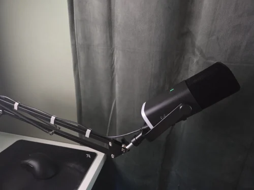 FIFINE USB/XLR Dynamic Microphone with Touch Mute Button,Headphone photo review