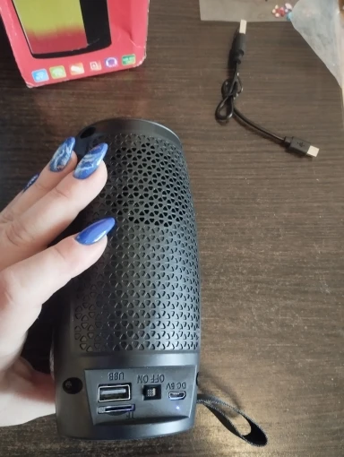 BT-1202 Portable Bluetooth Speaker - 360° Colorful LED photo review