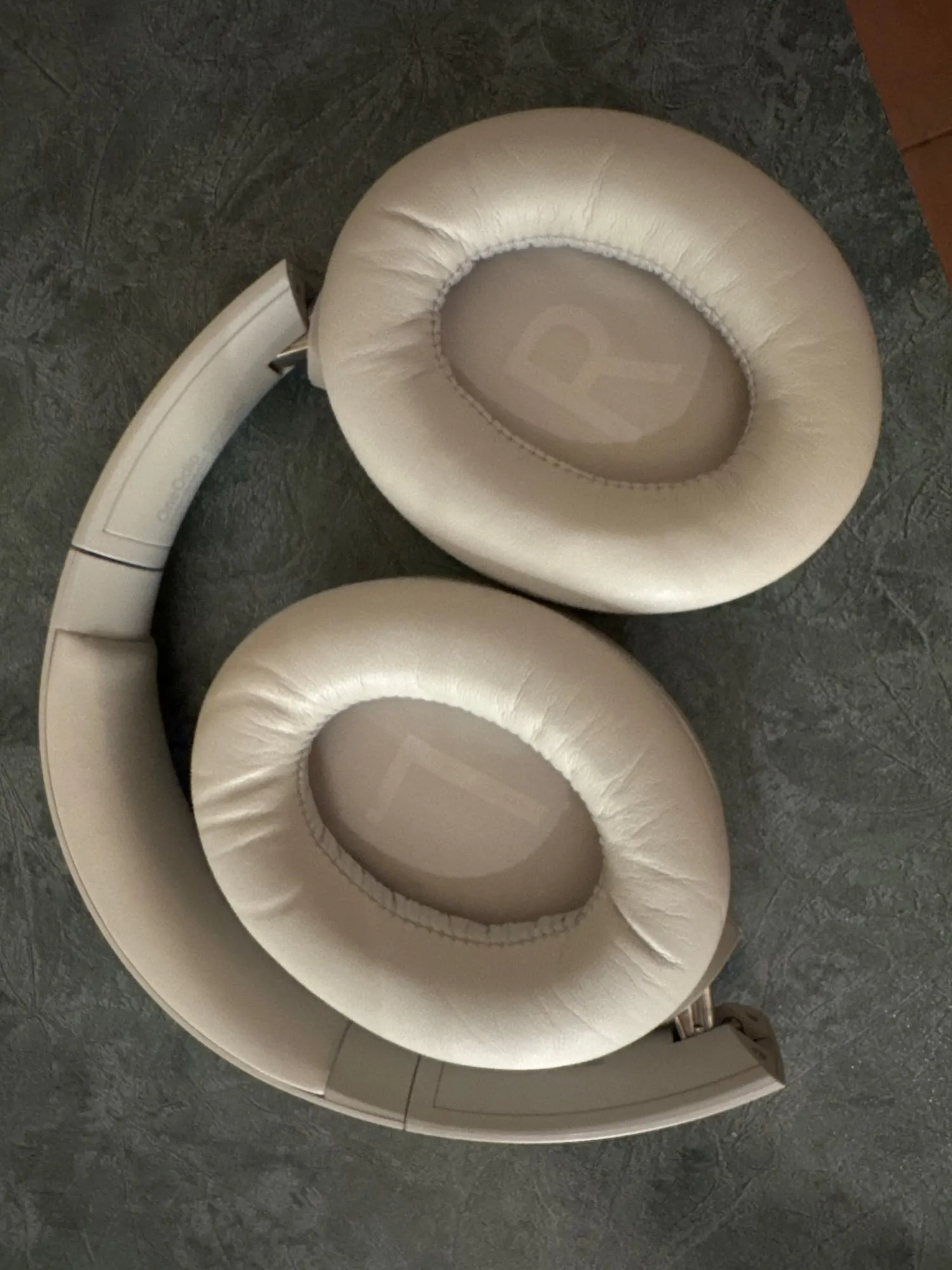 Oneodio A10 Bluetooth 5.4 Headphones Hybrid Active Noise photo review