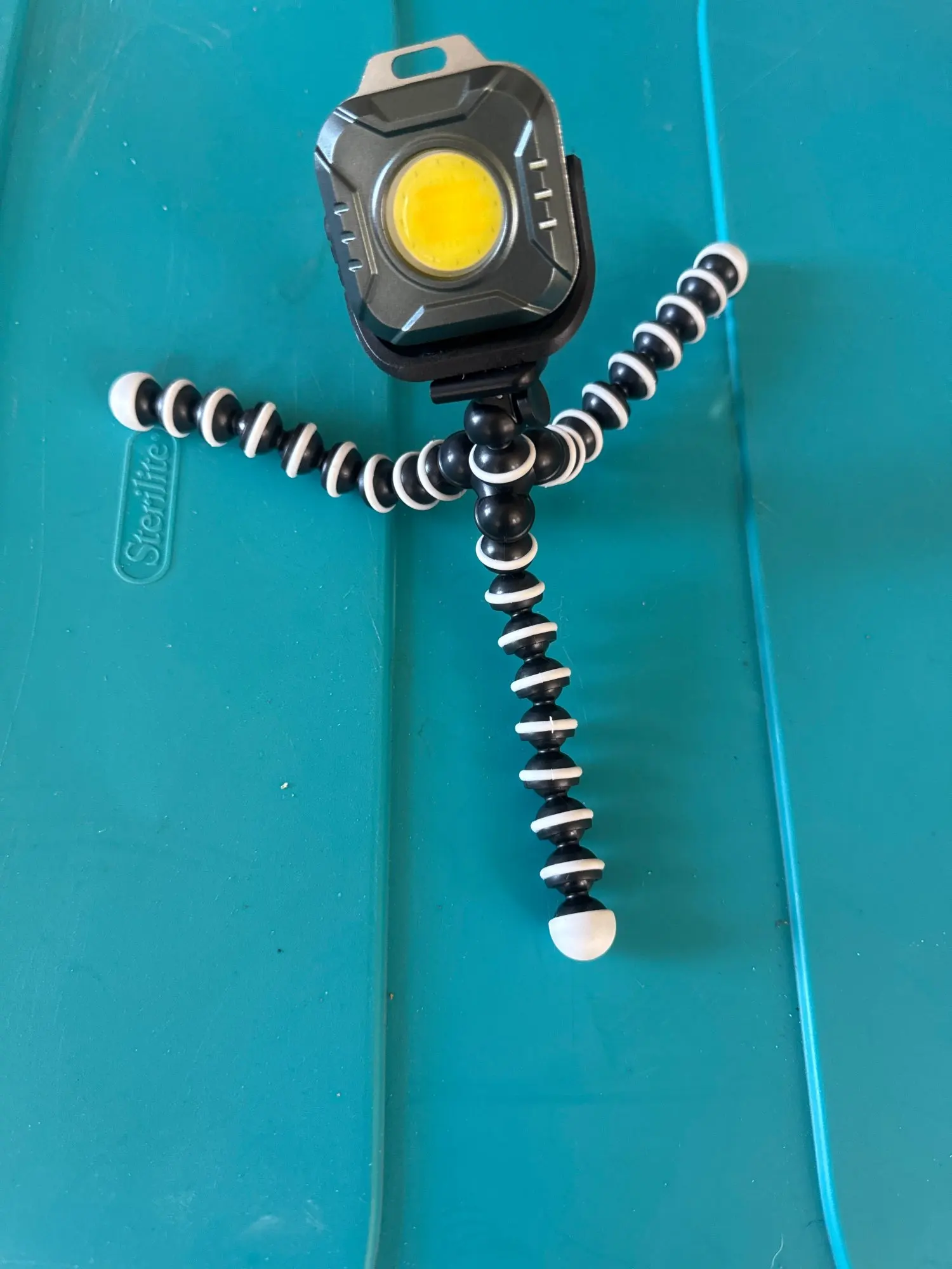 Octopus Tripod For Smartphone Dslr and Camera Mini photo review